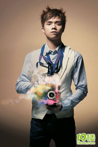 张敬轩微博自曝香港打的被司机鄙视了