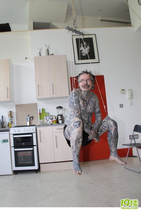 世界上穿孔最多的男子