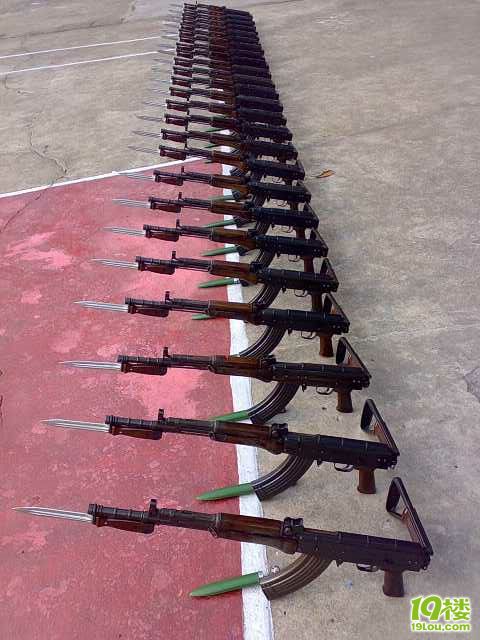 阿威的部队生活