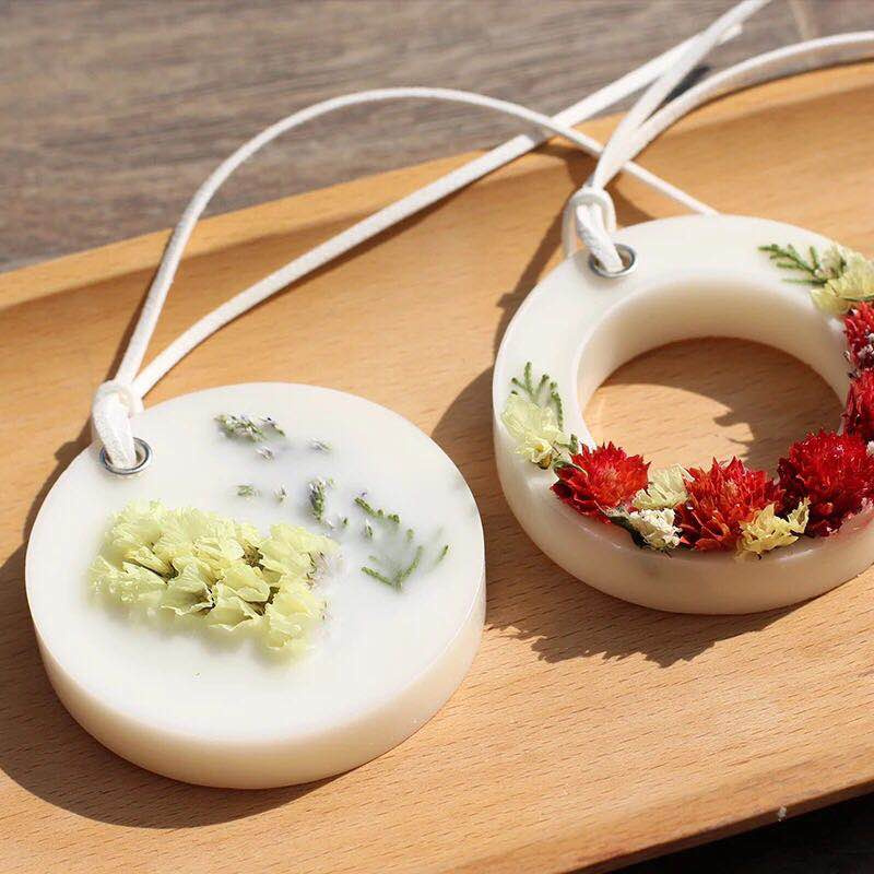 识梦婚纱价值78元手工香薰挂件免费送