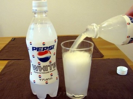 【奶白色可乐】