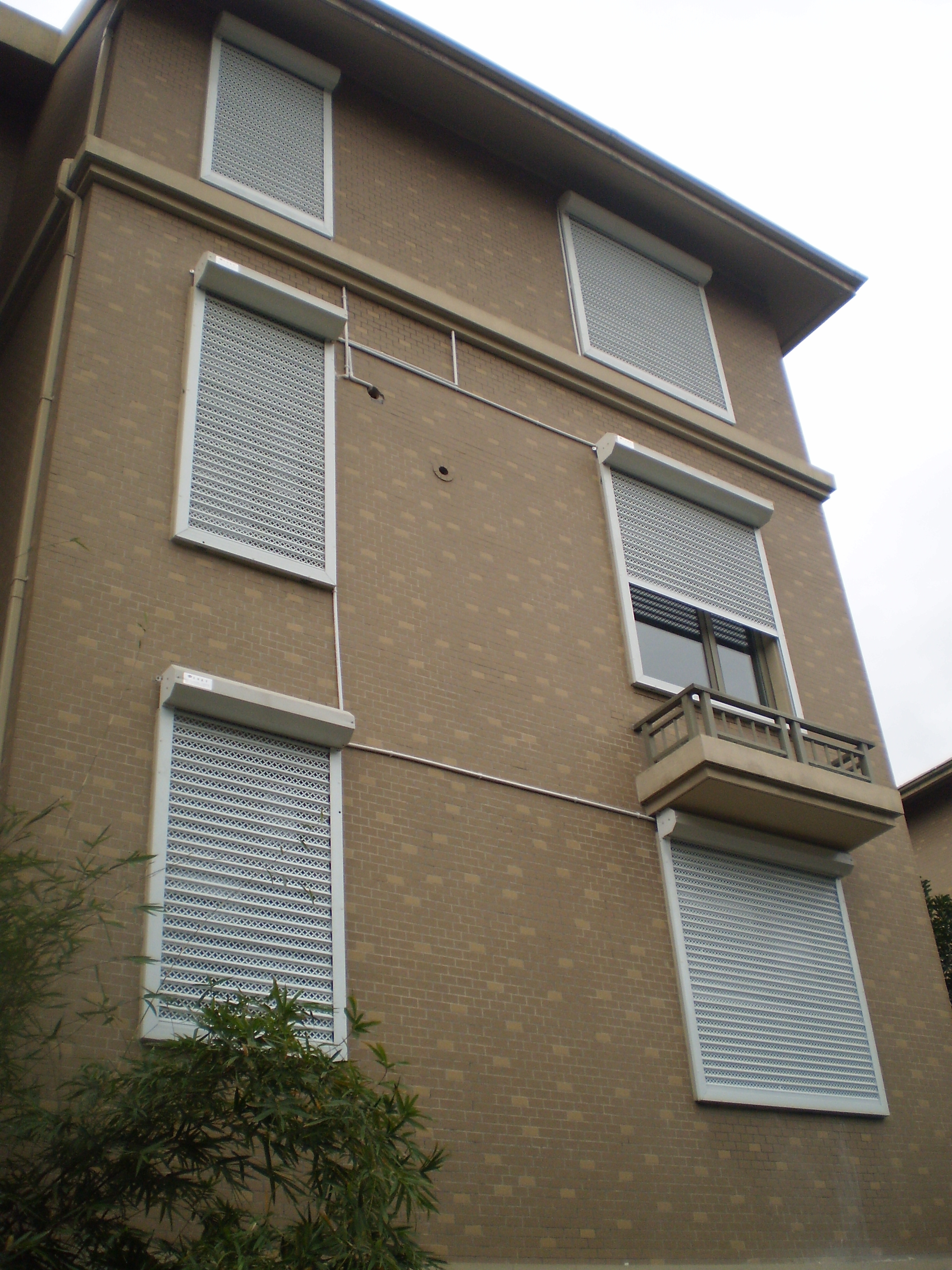 盛世嘉园电动防盗窗安装图片晒晒太阳