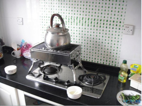 用烧烤架烧水真是难烧啊还是煤气灶好