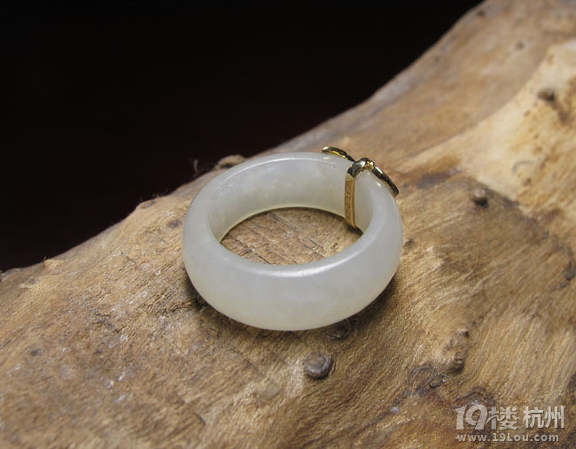 自加工镶金 清代早期和田白玉戒指 18k金竹节老玉戒