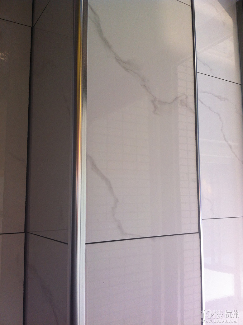 求助泥工师傅在装修瓷砖时用阳角条而且缝隙很大怎么办