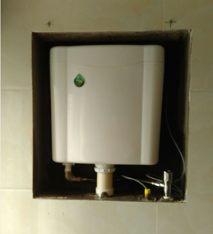 安装隐藏式水箱