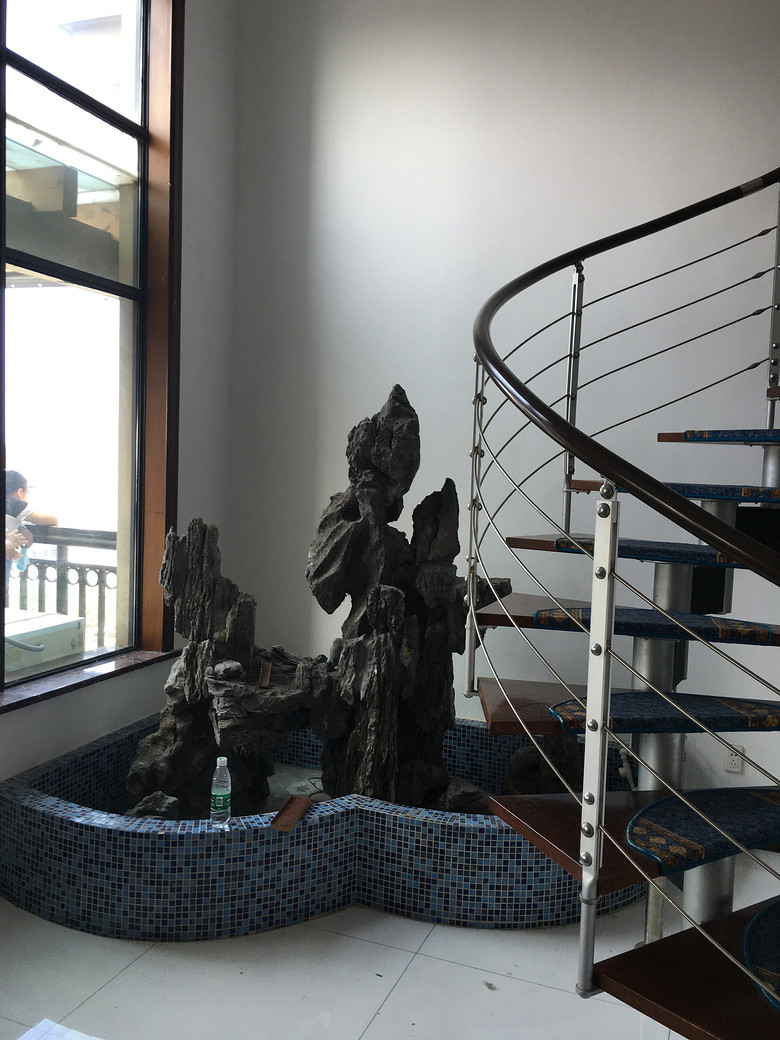 关于假山的去和留?