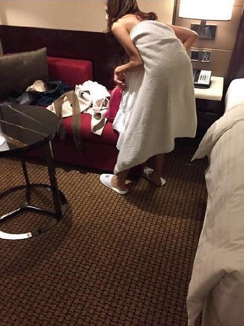 今天看到了传说中马蓉被[和谐]开房现场的同款茶几