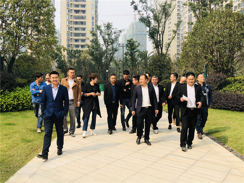 ȫ����ʵ��������ɫ�ܼҷ��񡱹���Ѳ��С���߽��ڴ������Ϻ�