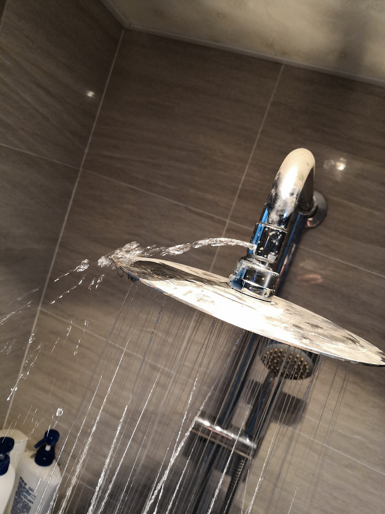 淋浴花洒漏水怎解?