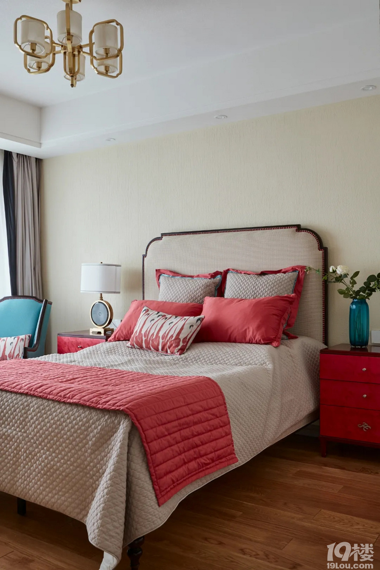 ��ʥ��װ�Ρ�������ʽ���ݡ�������������300�OƷ�����