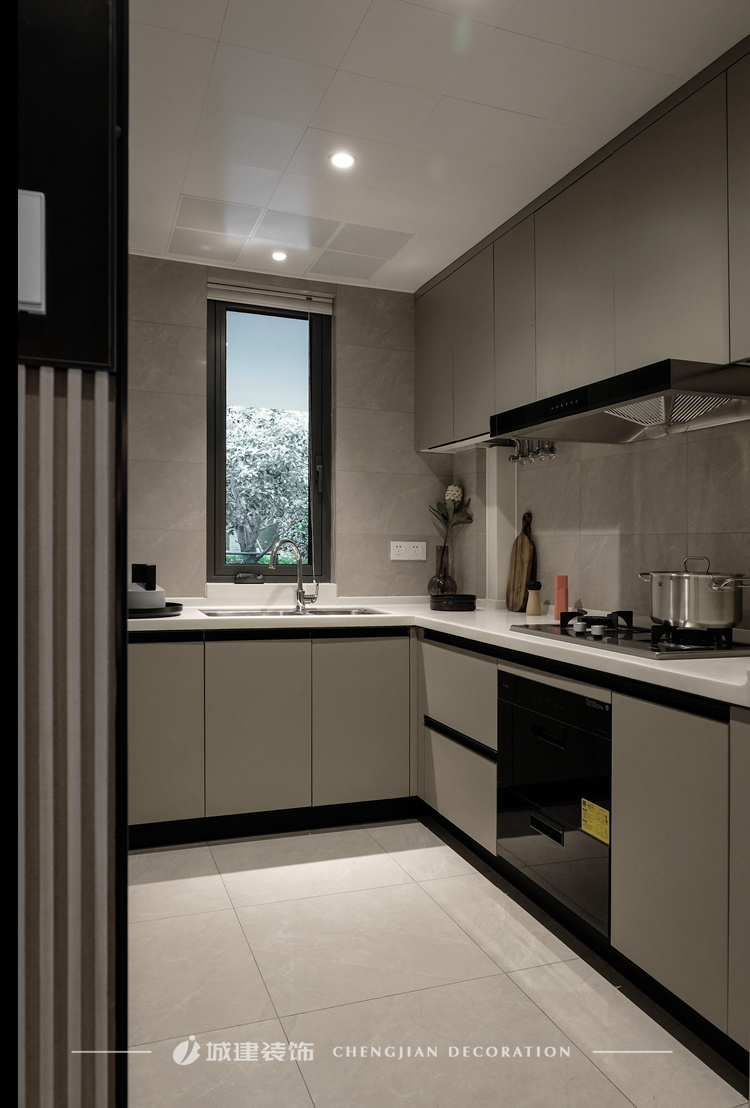 �ǽ���Ʒ   ����������107�O�ִ�С��