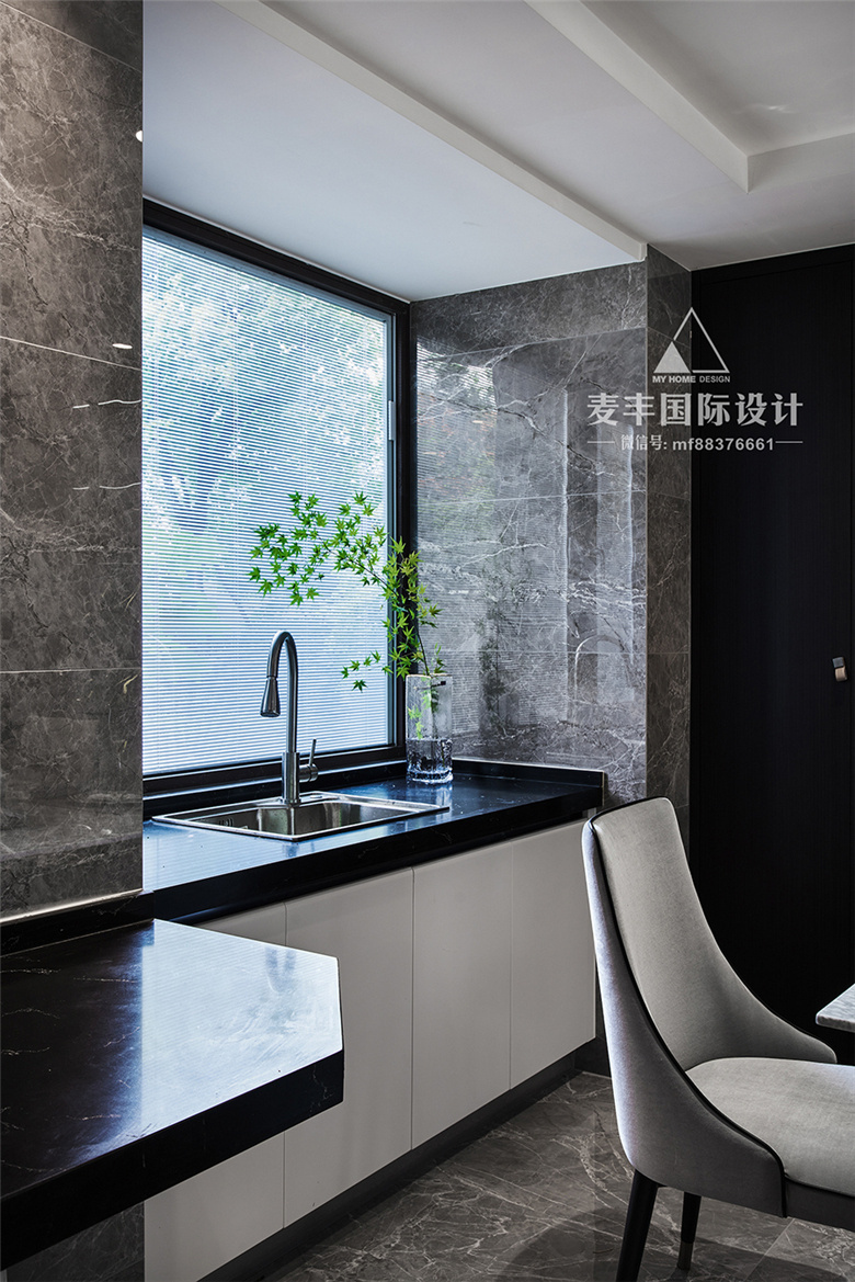 MHOO�������Ұ����������еĳ���Ӣ�� 350�O��ʽ����ʽ��