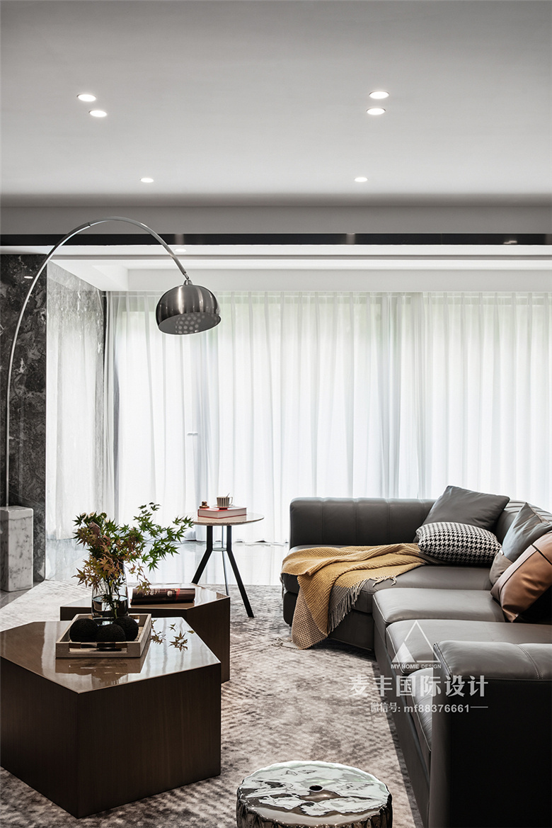 MHOO�������Ұ����������еĳ���Ӣ�� 350�O��ʽ����ʽ��