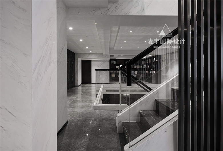 MHOO�������Ұ����������еĳ���Ӣ�� 350�O��ʽ����ʽ��