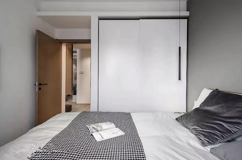 ���װ�޻������¹����ڳ����С���ǽ��װ�³���ʵ���ֲ�ռ�ռ�