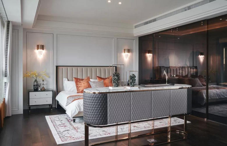 ���װ�޻������¹����ڳ����С���ǽ��װ�³���ʵ���ֲ�ռ�ռ�