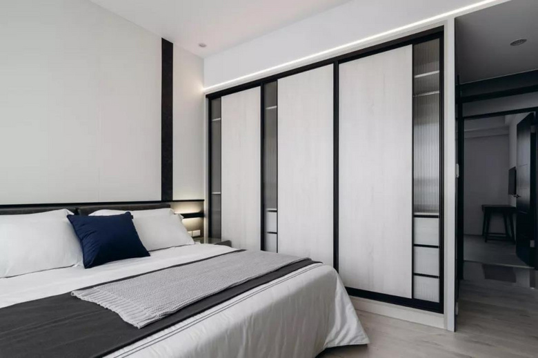 ���װ�޻������¹����ڳ����С���ǽ��װ�³���ʵ���ֲ�ռ�ռ�