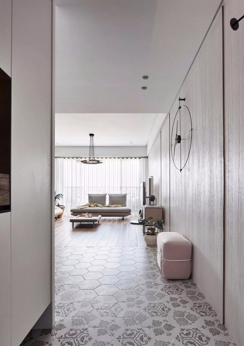 �ǵ�ǽ��Ҳ��Ź����·�װ��ע����Щϸ�ڣ�����Ҹ��е��Σ�