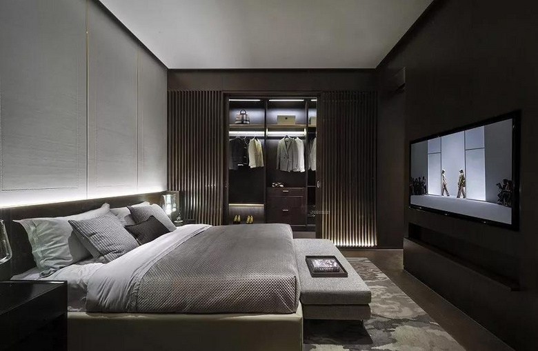 ���װ�޻������¹����ڳ����С���ǽ��װ�³���ʵ���ֲ�ռ�ռ�