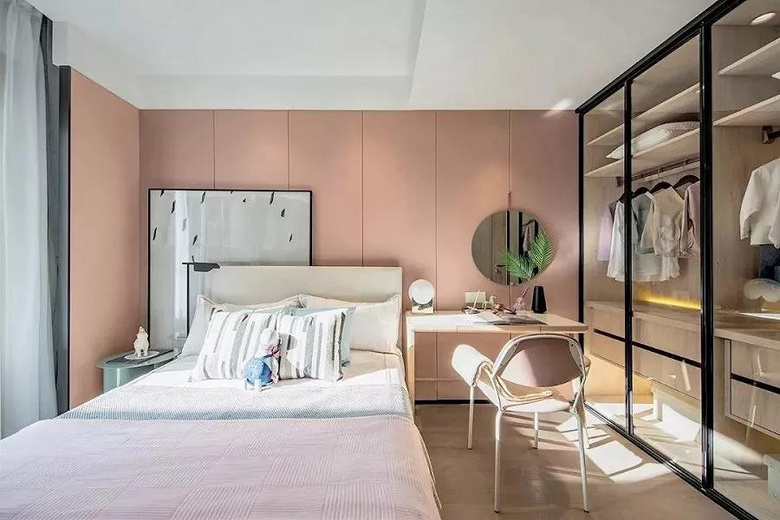 ���װ�޻������¹����ڳ����С���ǽ��װ�³���ʵ���ֲ�ռ�ռ�