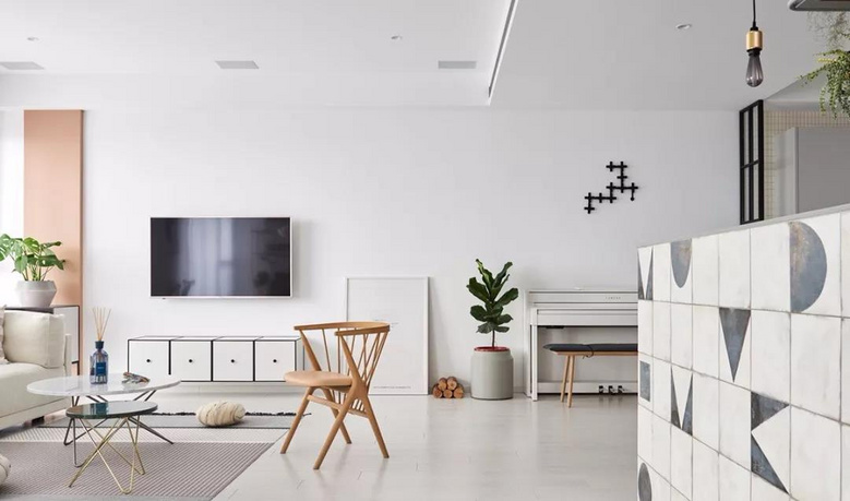 �ǵ�ǽ��Ҳ��Ź����·�װ��ע����Щϸ�ڣ�����Ҹ��е��Σ�