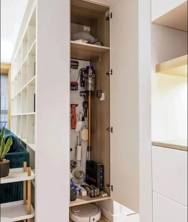 ���ع�����20~30���ֿ���װ������ţ���ռ�ط���������