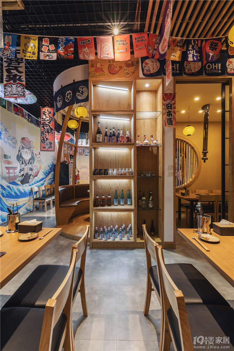 200㎡工装装修,日式原木风格烤肉店铺,异国风情的用餐体验