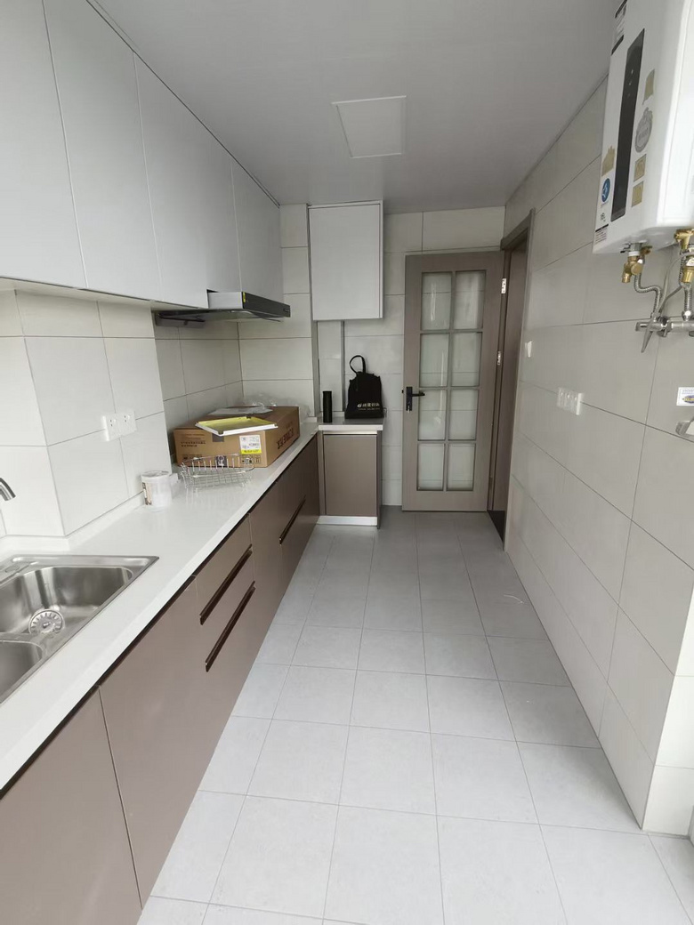 ���շݳ�Է����