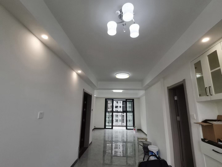 ���շݳ�Է����