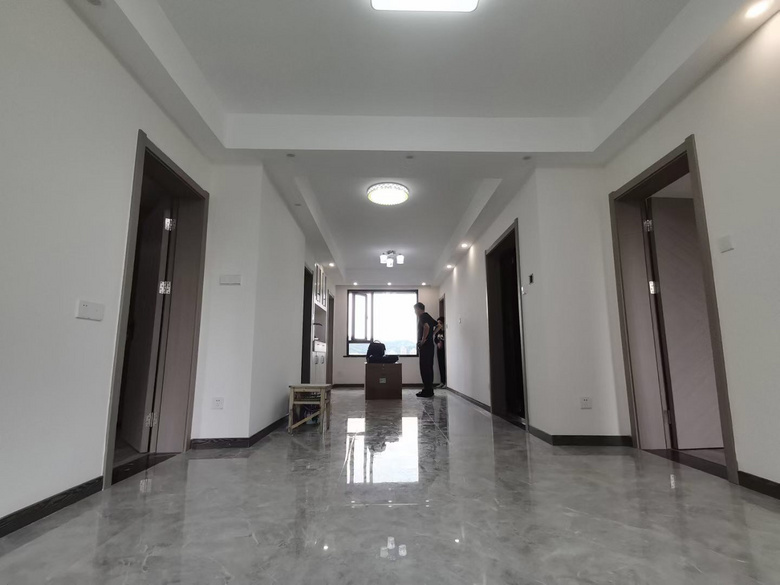 ���շݳ�Է����