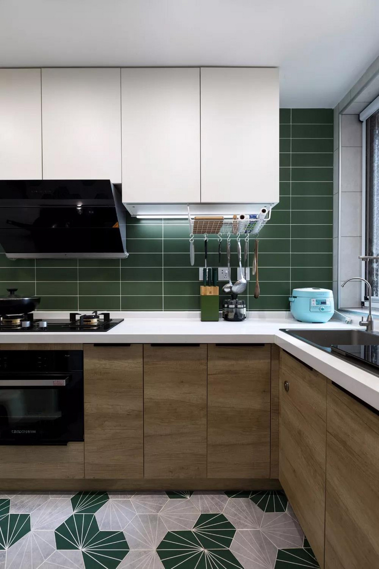 你家厨房不要那么落伍啦!橱柜流行这样设计,颜值高又实用