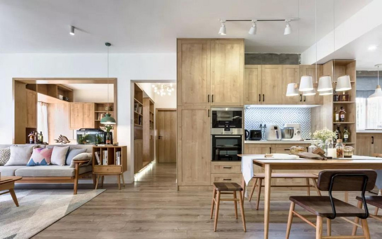 �ձ�����ΰ�סլ�����˼��£���������Щ���˵�ϸ�ڣ�