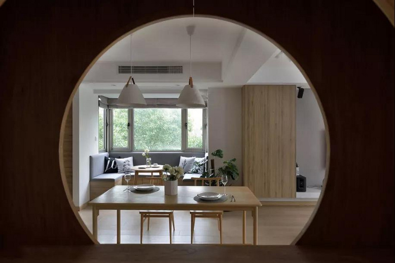 �ձ�����ΰ�סլ�����˼��£���������Щ���˵�ϸ�ڣ�