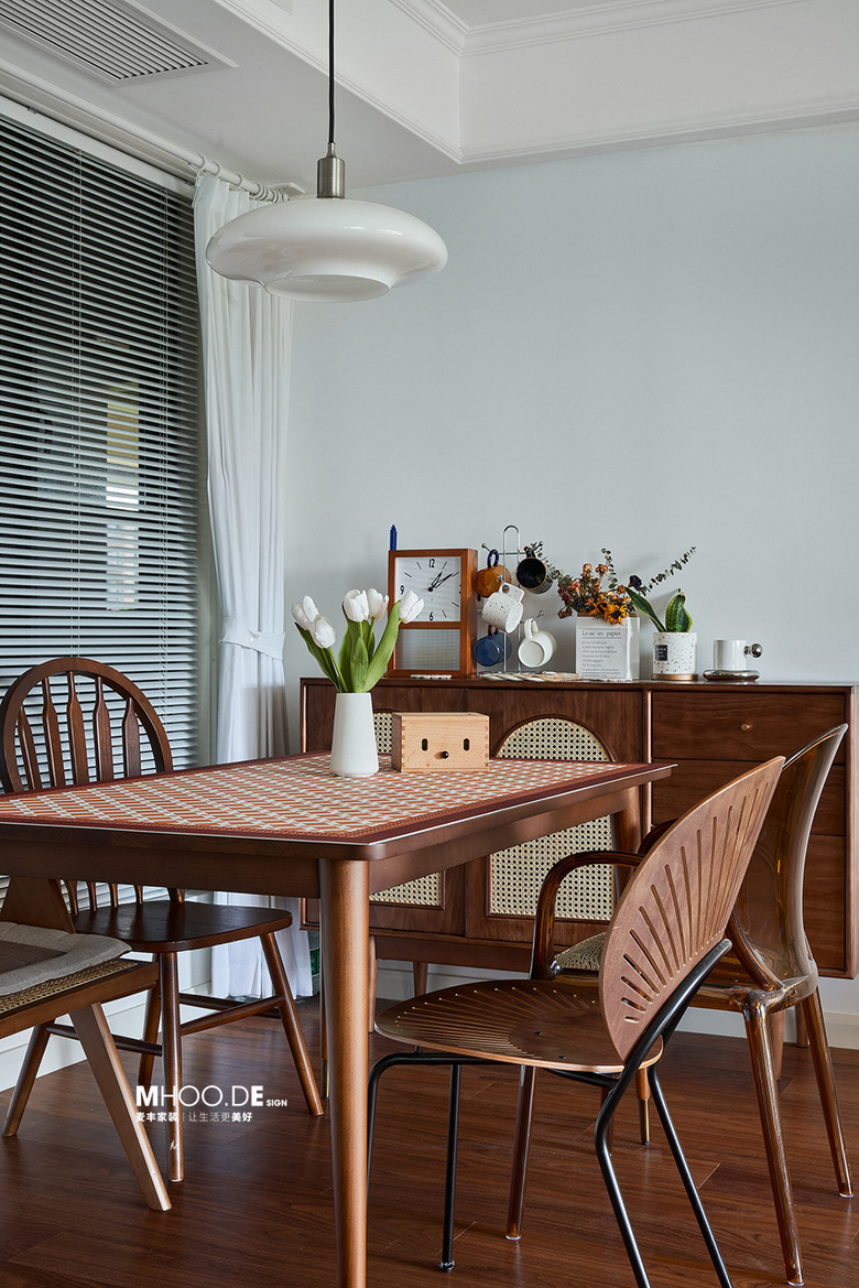 �����ǼҵĶ�Ů����̽���ͱ߹����װ�ͱ߹�����