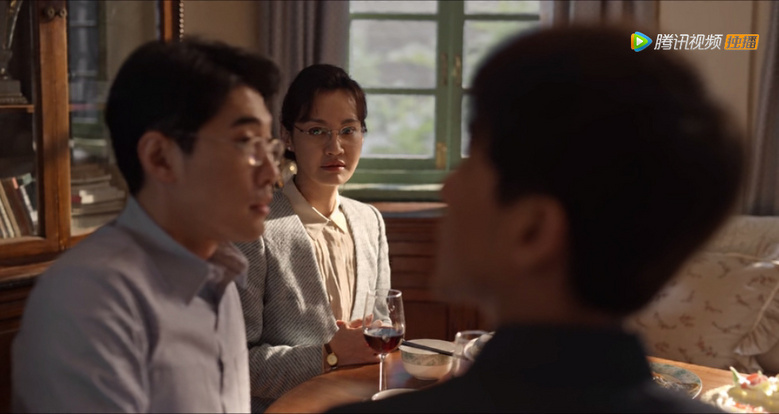 �����ǼҵĶ�Ů����̽���ͱ߹����װ�ͱ߹�����