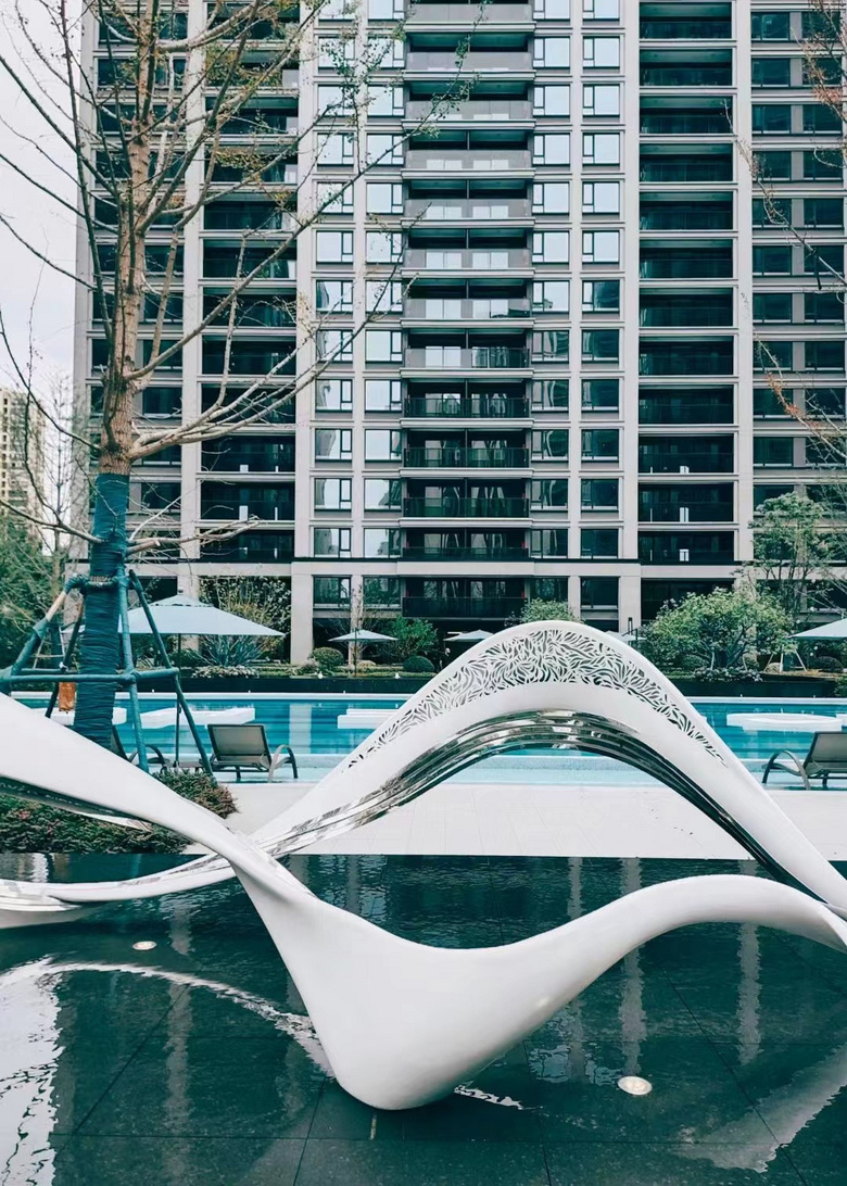 ��װ��Ŀ~ ?�۾��¸���ʢ�󽻸�