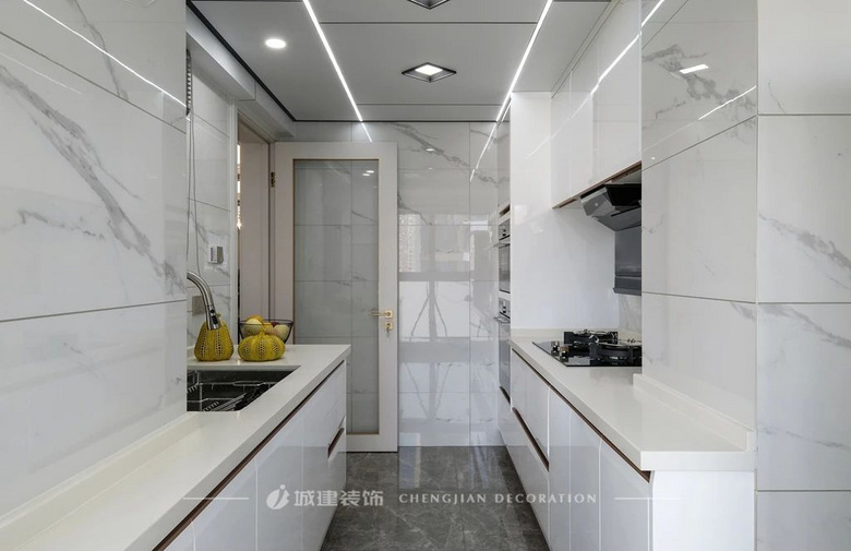 ���ó���������ƣ���������ʺ���һ��~