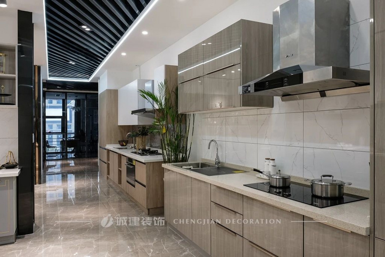 ���ó���������ƣ���������ʺ���һ��~