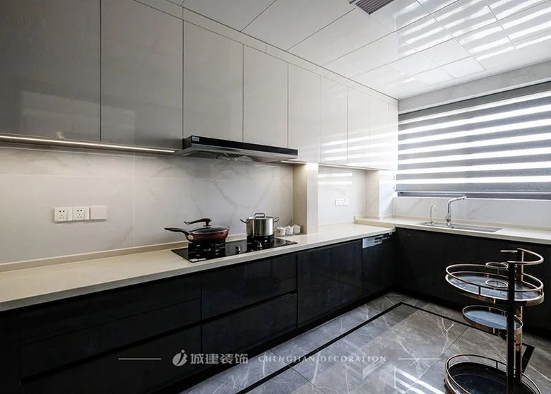 ���ó���������ƣ���������ʺ���һ��~