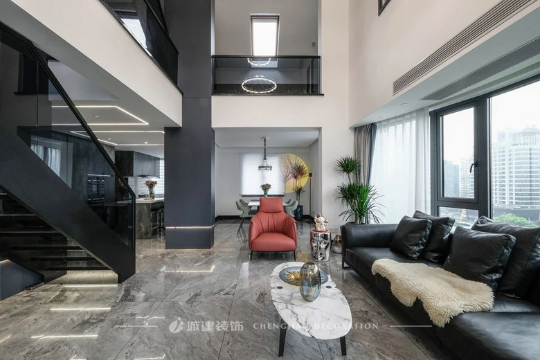 ��������ļ�װ��ɫ���ɣ����ղأ�