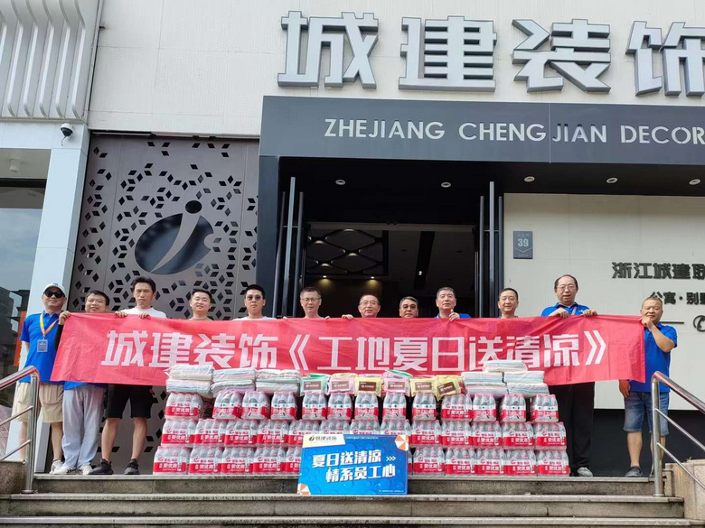 ����������~