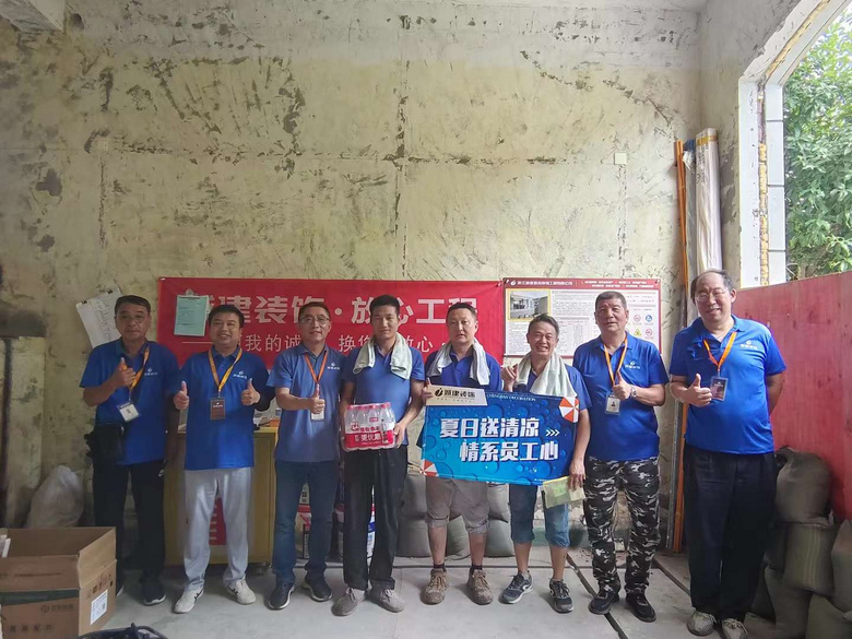 ����������~