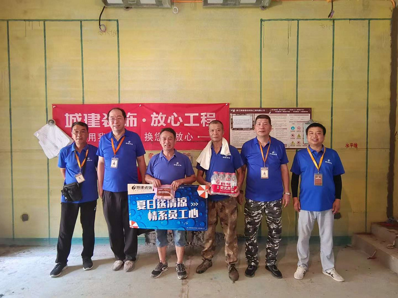 ����������~