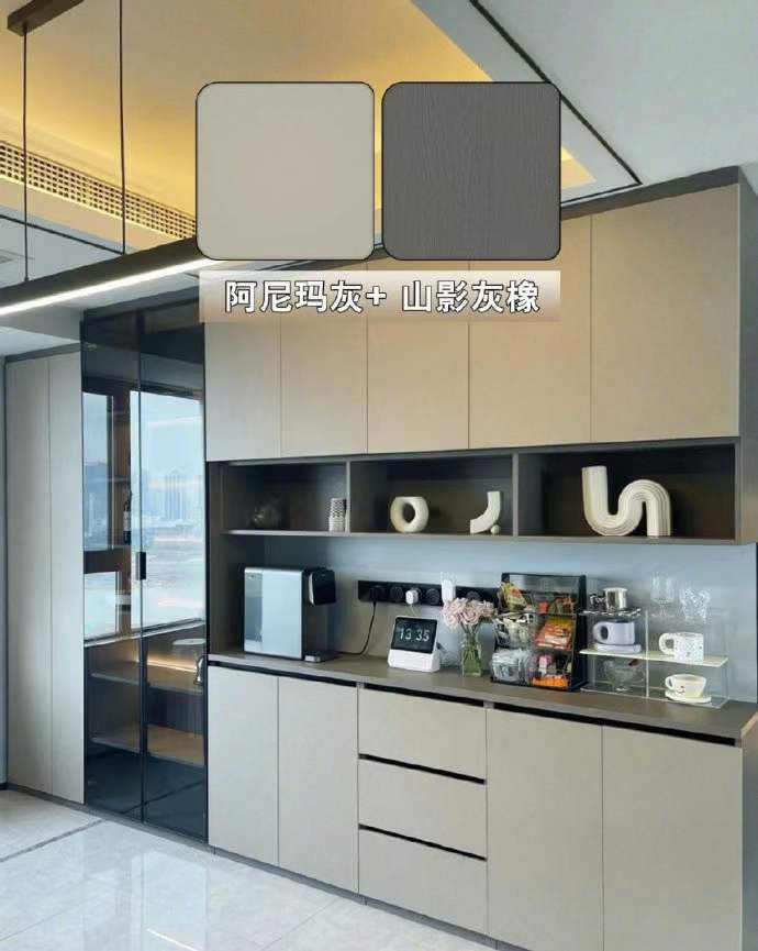 �ͱ߹���ơ���ɫ�ο�