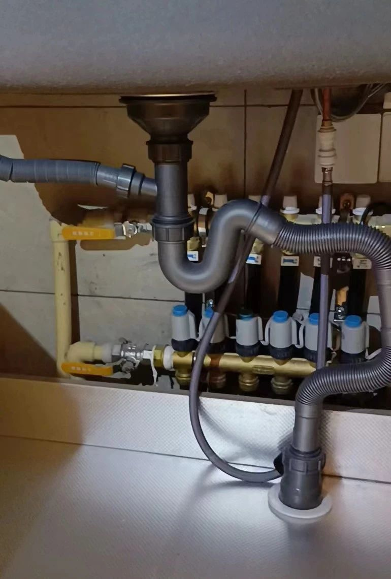 精装验房丨交付三天已见隐患,大地产商的"不拘小节"真让人糟心