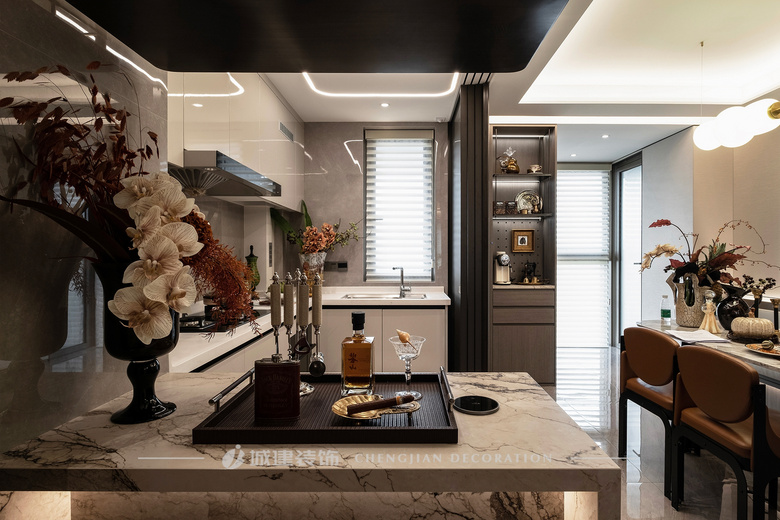 �����ƸĶ����ˣ��������ڡ���ʽ-��ʽ��֮�������л���