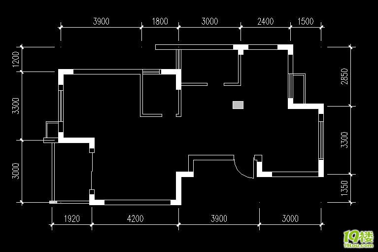 进门之后对着的就是一根承重柱,当初为了这个如何设计,询问了好多设计