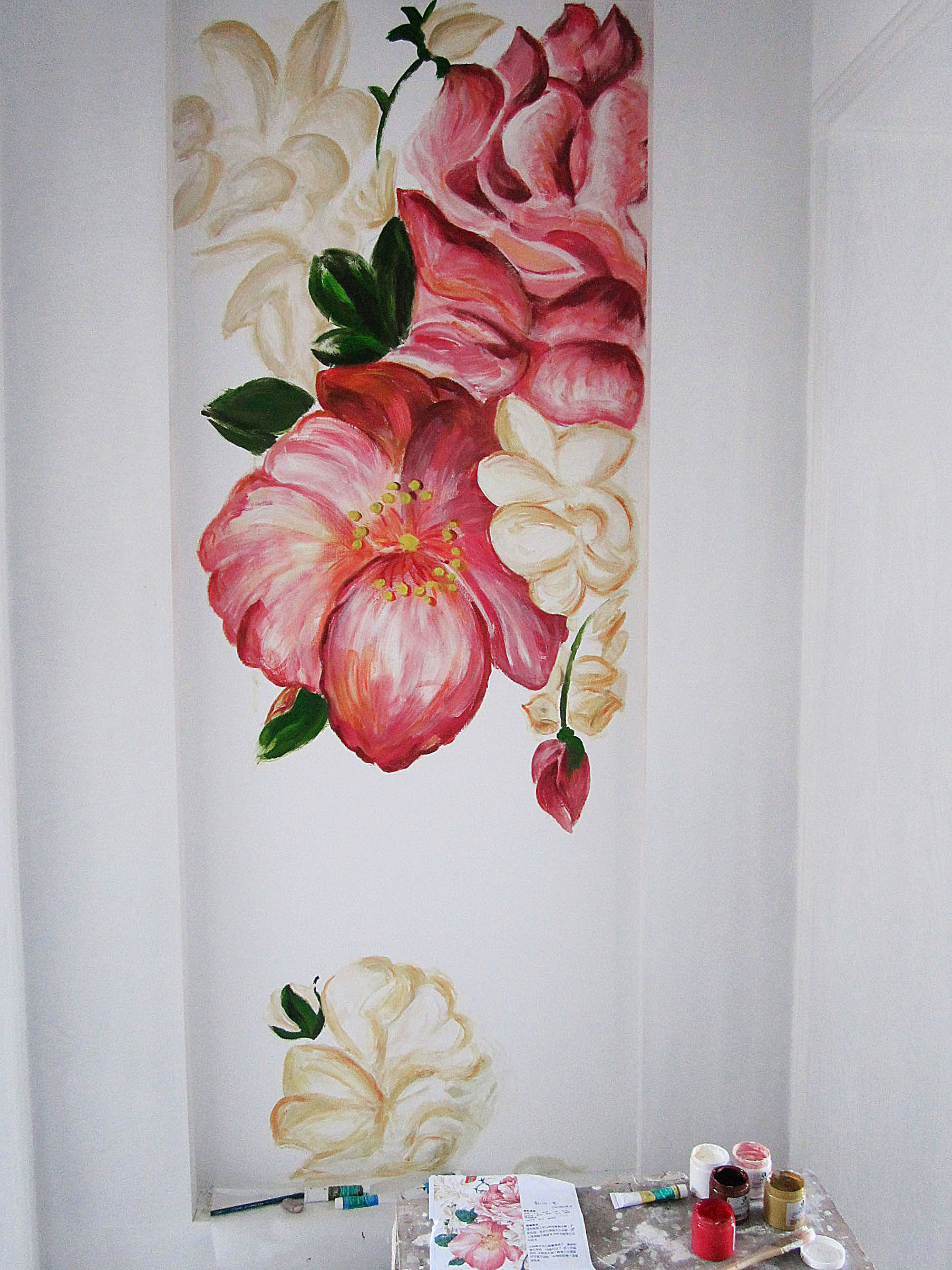 给同事家玄关的墙绘花花,见笑拉