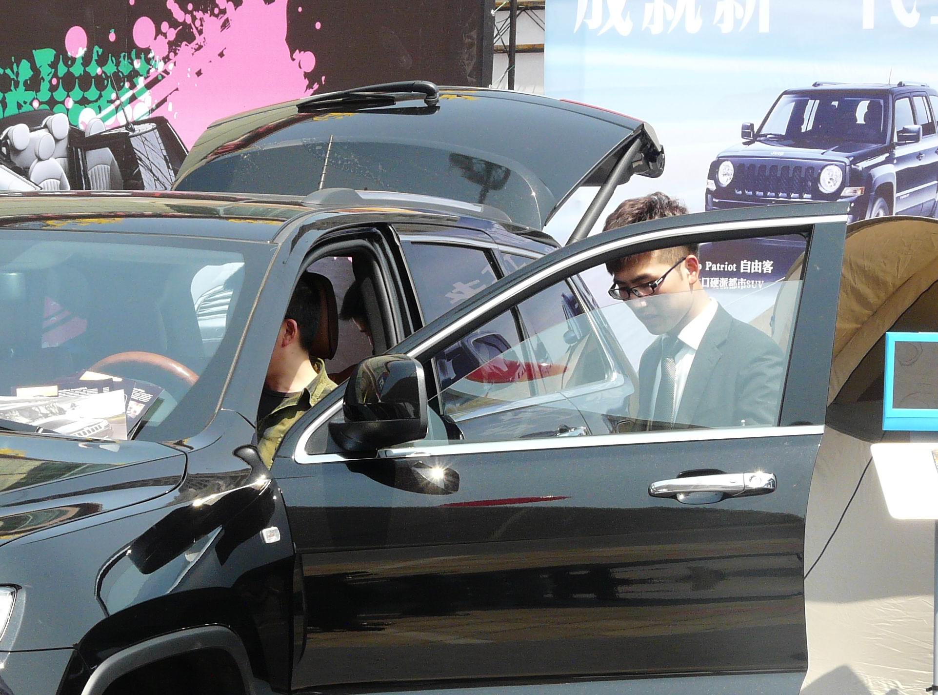 今谁能帮我买辆车明帮你接送上下班呵呵可以哇过过新车瘾